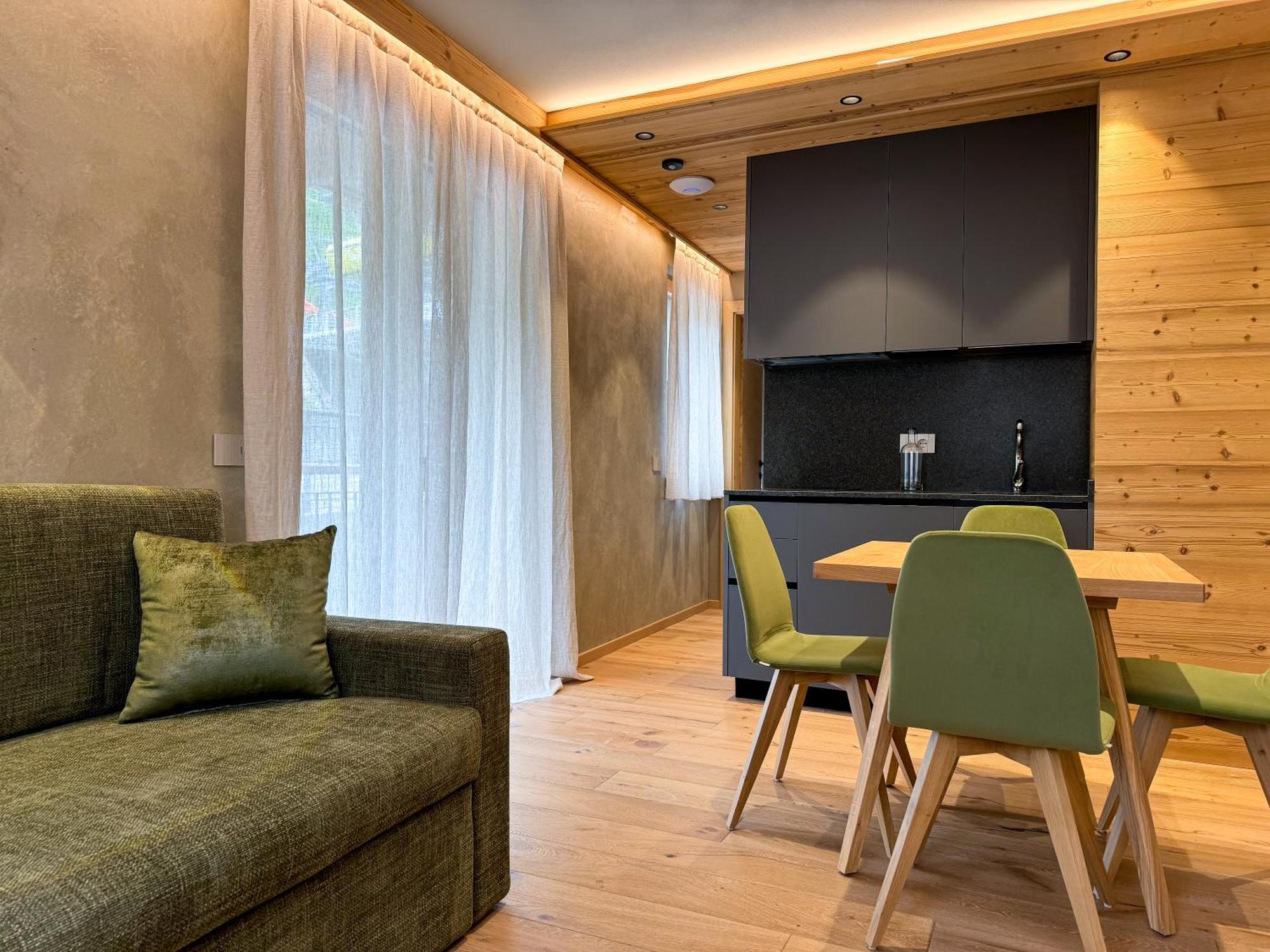 Vivi Suites & Spa - Boutique Guest House Molveno Eksteriør billede